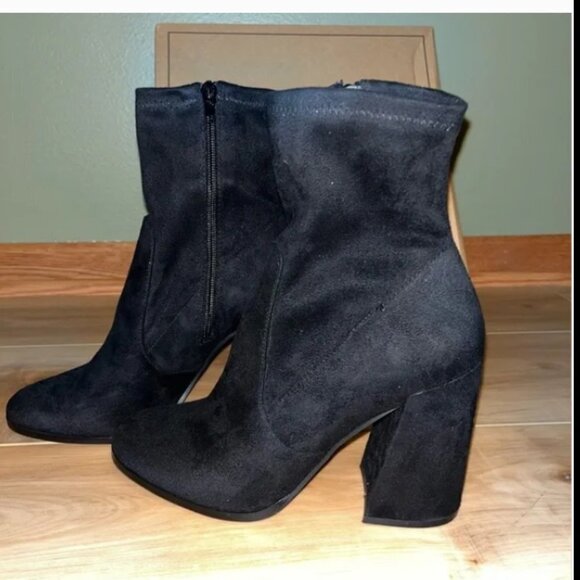 ASOS Design Ellan WIDE FIT Heeled Sock top Boots in Black US 9 WIDE - Picture 1 of 6